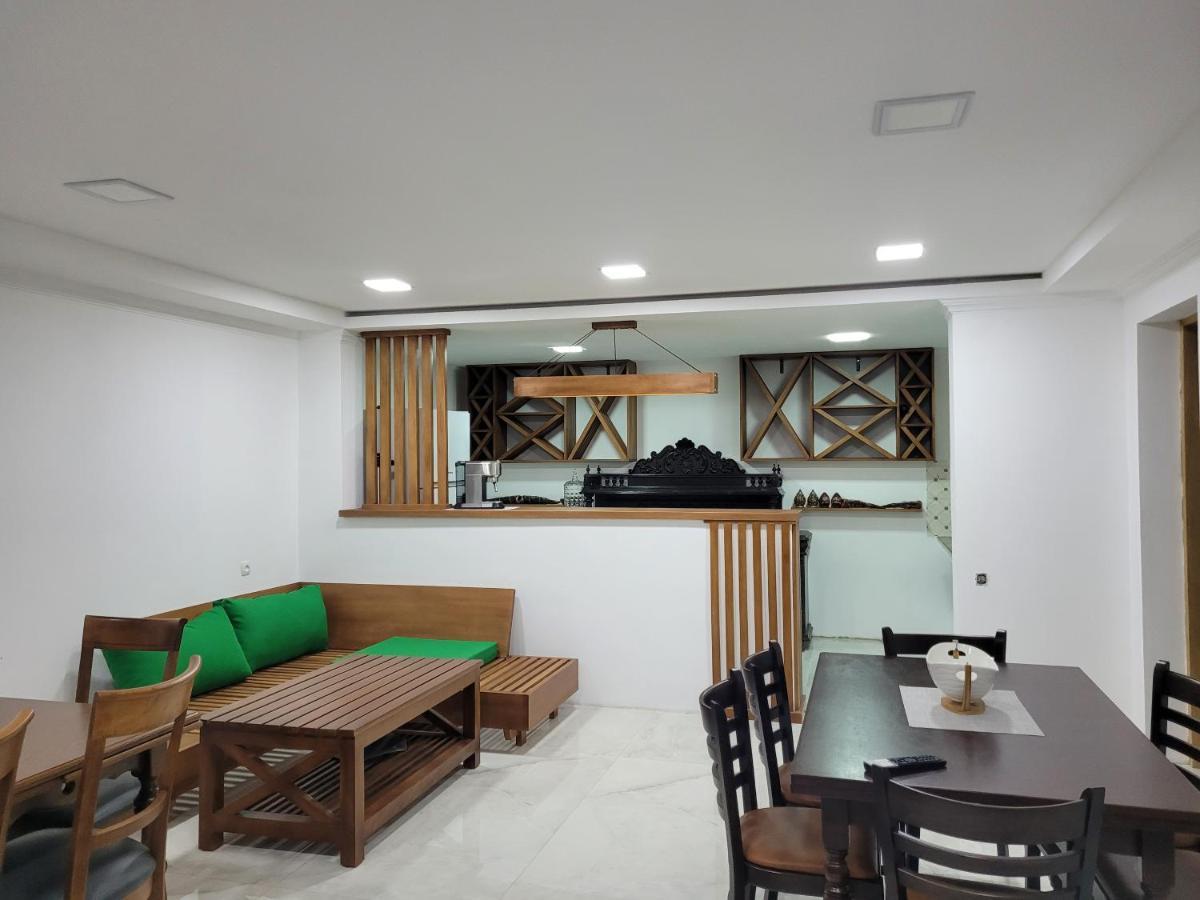 קוטאיסי Hotel Dika מראה חיצוני תמונה